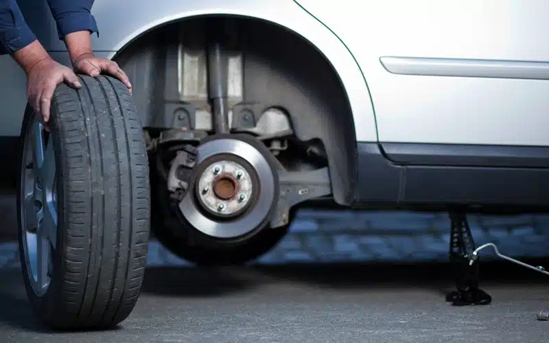 Les étapes à suivre pour changer ses pneus au bon moment