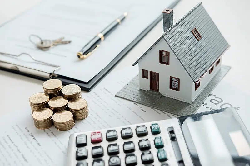 L'estimation d'une succession en murs commerciaux doit être faite par un professionnel en la matière