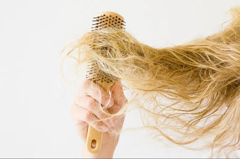 Pourquoi les cheveux fins s'emmêlent