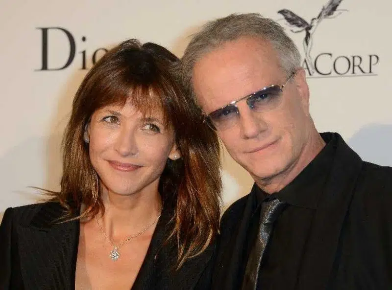 est en couple avec Sophie Marceau