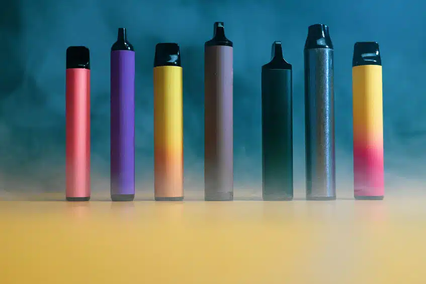 cigarettes puff de différentes couleurs